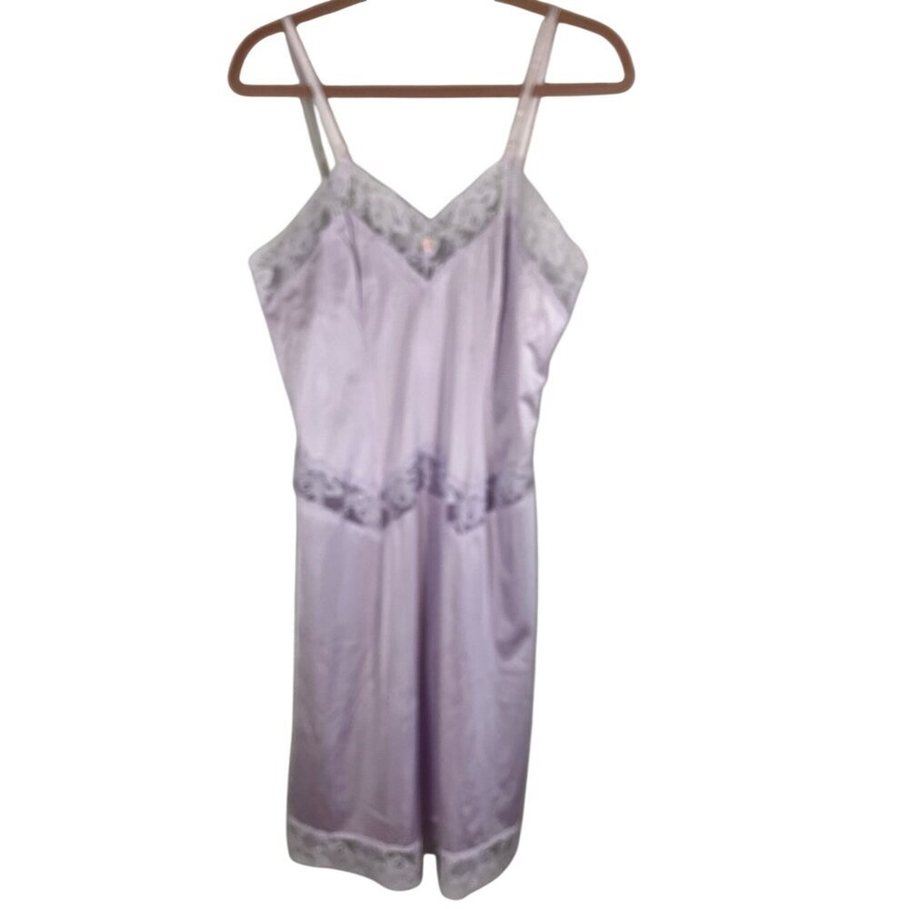 Vintage Floral Lace Lingerie 36 Purple Slip Feminine 50s Sexy Satiny‎ Retro Mod